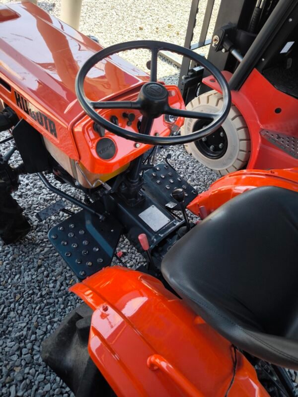 TRATOR KUBOTA B7001 - Image 2