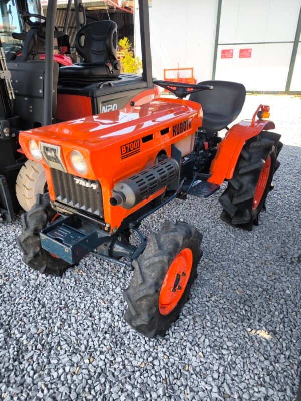 TRATOR KUBOTA B7001 - Image 6