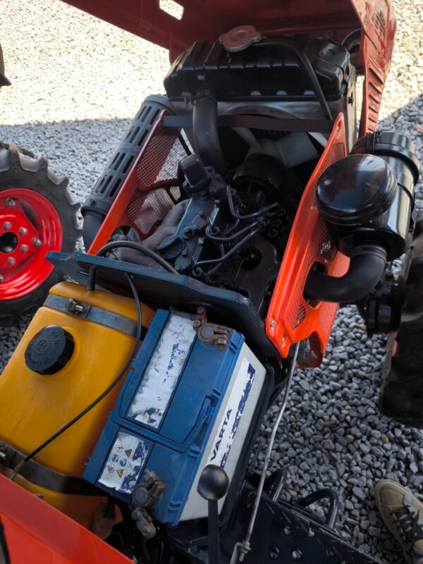 TRATOR KUBOTA B7001 - Image 5